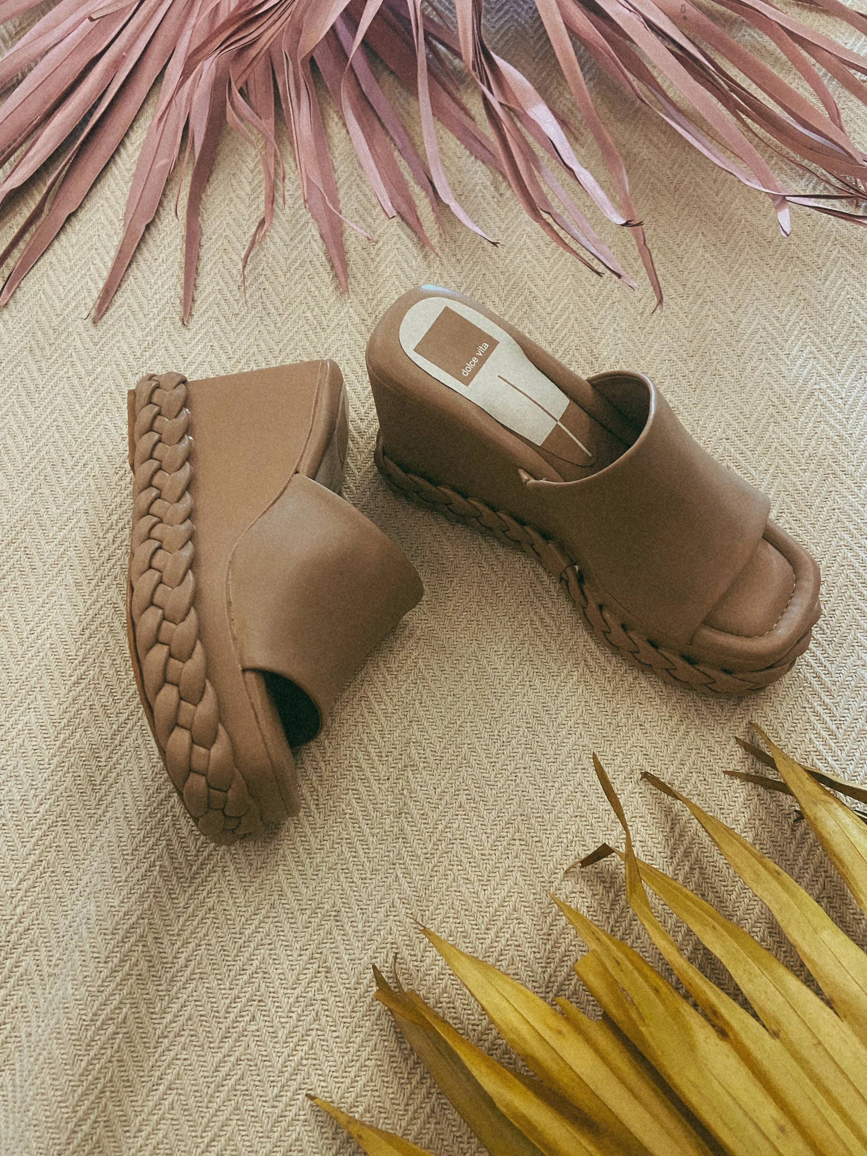 Dolce Vita Elene Wedges - Cafe Leather