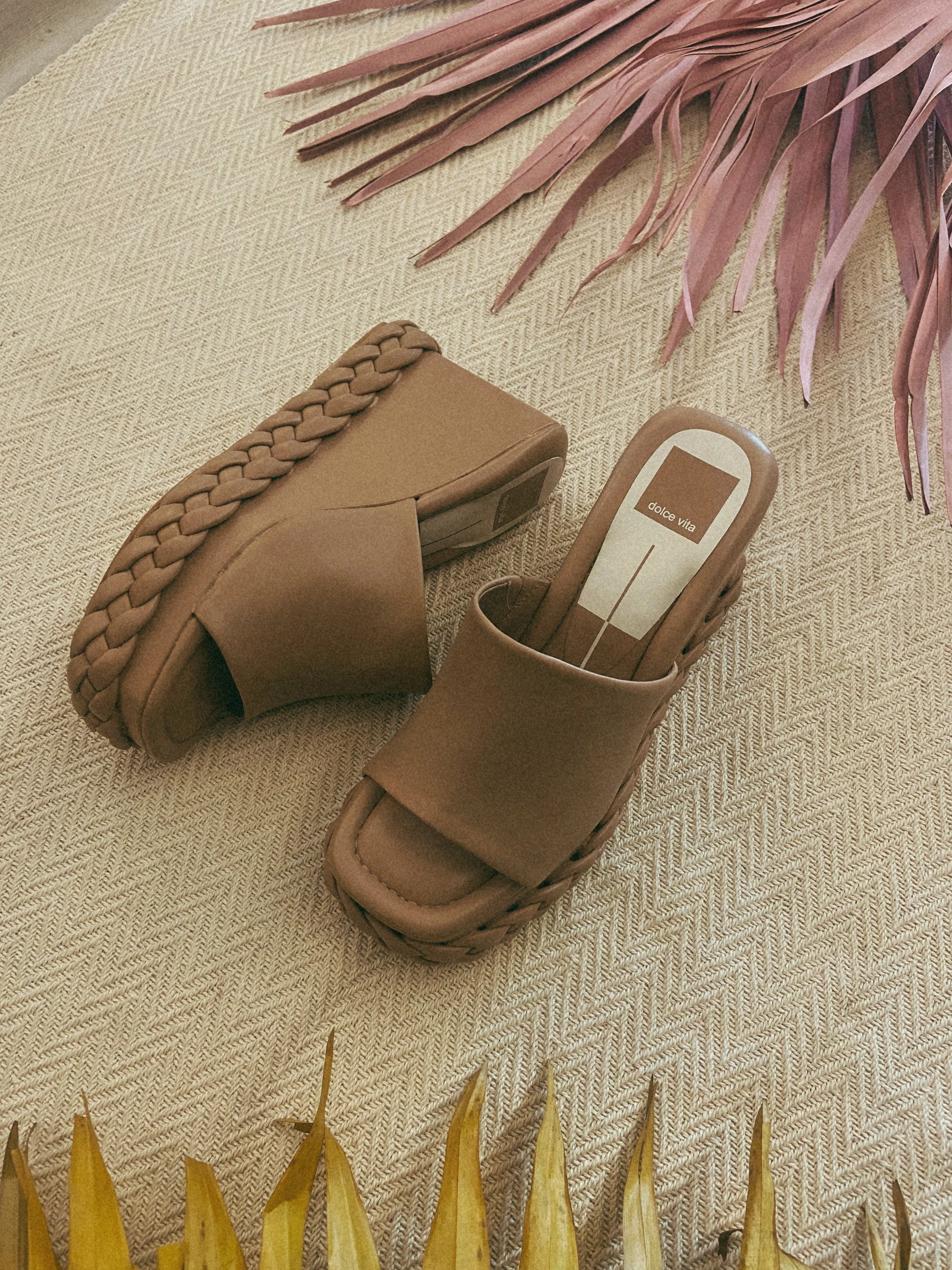 Dolce Vita Elene Wedges - Cafe Leather