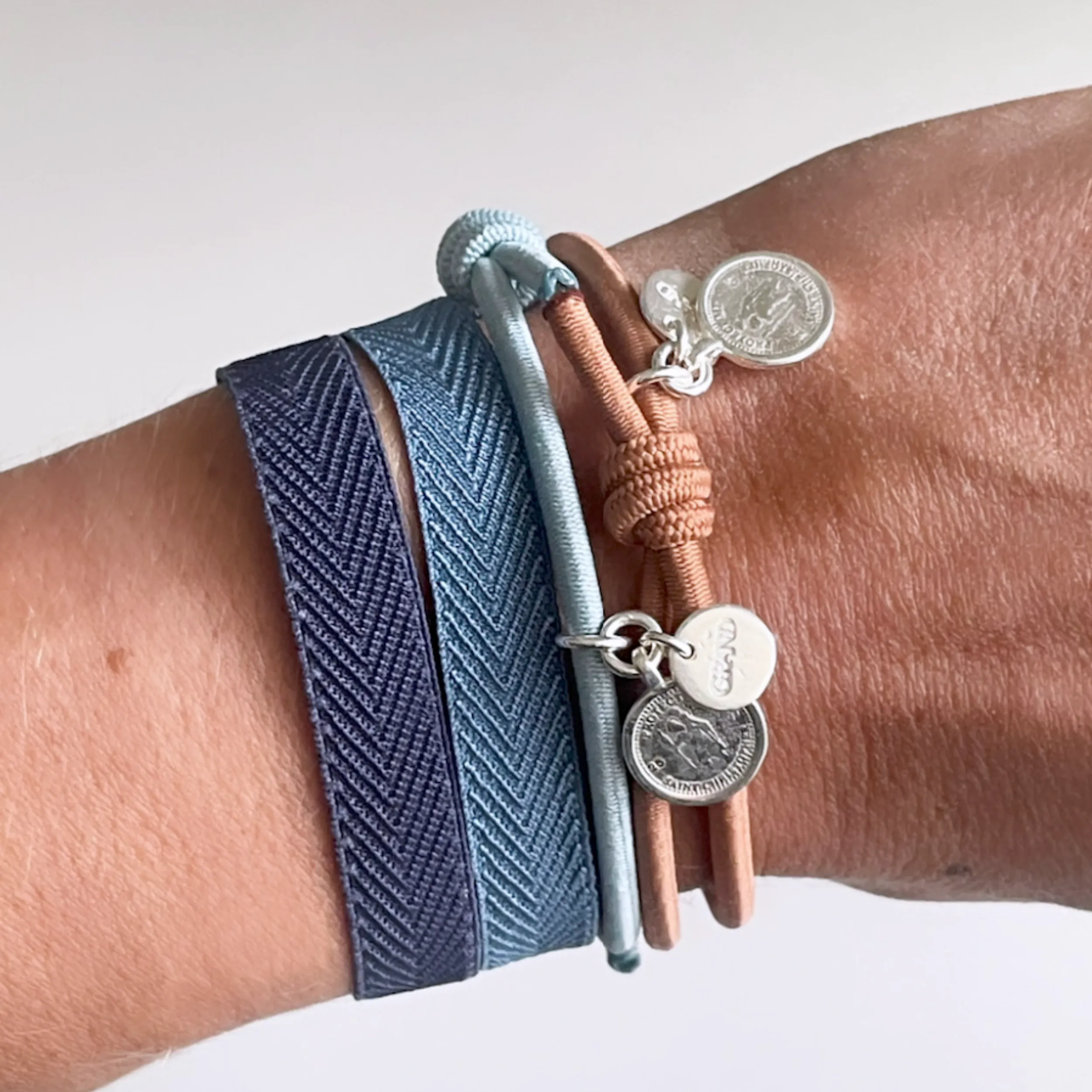 KNOT BRACELET CARAMEL BROWN