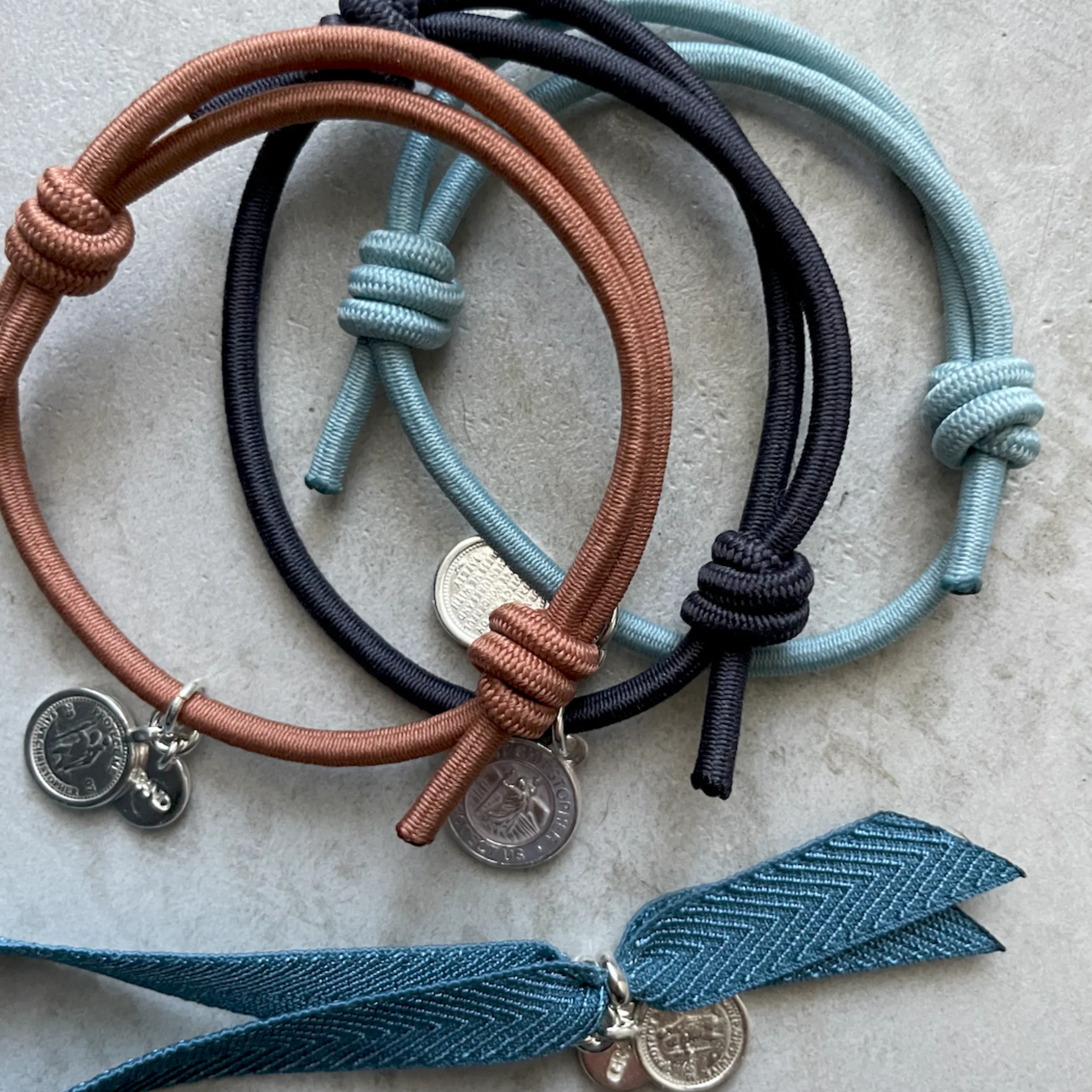 KNOT BRACELET CARAMEL BROWN