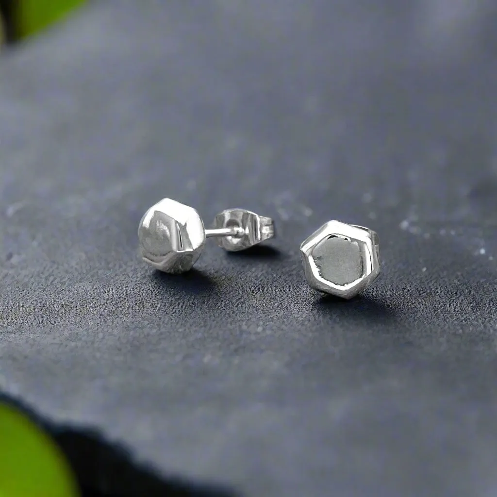Piccoli – Tiny Sculpted Hexagon Silver Earrings – Stud